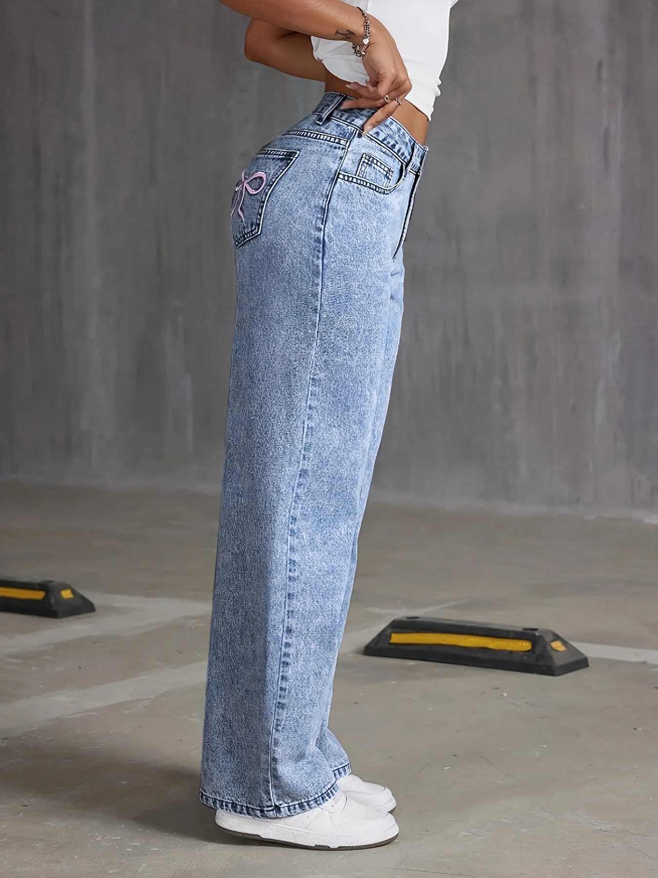 Women's Back Pocket Bow Embroi - đánh giá và giá Mom Jeans Women